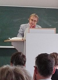 Prodekan Prof. Dr. Schorch whrend seiner Ansprache