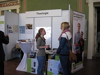 HIT-Stand der Theologischen Fakultät