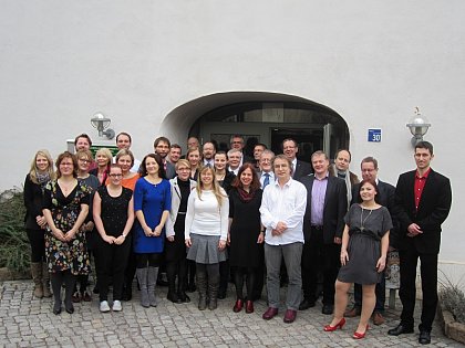 Absolventinnen und Absolventen WS 2012/13 mit der Professorenschaft