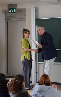 Besondere Glückwünsche erhielt die Studentin Donata Wagner als Preisträgerin des Hanna-Jursch-Preises 2025